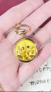 (Category: ) located in . Submitted by cestparfaitvintagejewelries (Listing ID 1468181579, Image 1). Description: .
