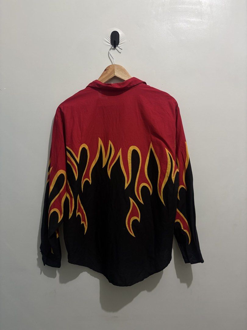 Vintage Brooks & Dunn Flame Graphic Button Down Long Sleeve (Category: Formal Shirts) located in Cabiao. Submitted by thelifeofgelo (Listing ID 1468092303, Image 2). Description: Vintage Brooks & Dunn Flame Graphic Button Down Long Sleeve Size: Medium Width: 21.5 Length: 27 (29 back) Issue: Minimal dot stain Very good condition Price: 1000 + shipping fee .