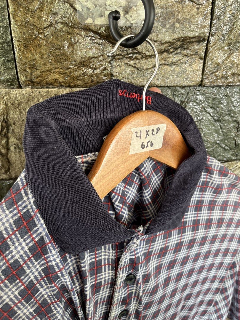 Vintage Burberrys Checkered Poloshirt (Category: Tshirts & Polo Shirts ) located in Cagayan de Oro. Submitted by curatedheirloomph_ (Listing ID 1468123070, Image 3). Description: 𝘿𝙞𝙢𝙚𝙣𝙨𝙞𝙤𝙣𝙨: 21x28 𝘽𝙚𝙨𝙩 𝙁𝙞𝙩: Large 𝘾𝙤𝙣𝙙𝙞𝙩𝙞𝙤𝙣 & 𝘾𝙤𝙡𝙤𝙧 𝙍𝙖𝙩𝙚: Excellent (9.5/10) 𝙄𝙨𝙨𝙪𝙚: Collar lining.