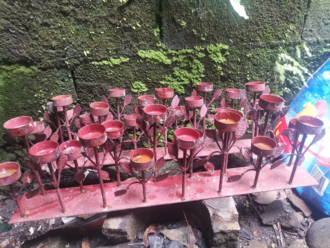 Vintage candle holder (Category: Lighting) located in Magdalena. Submitted by ckvf032922 (Listing ID 1468149067, Image 1). Description: Need repaint... 500 for 2 pcs .