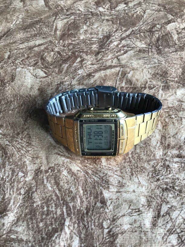 Vintage Casio DB-360 original (Category: Men's Watches) located in Baguio. Submitted by agozun61 (Listing ID 1468083646, Image 3). Description: Vintage Casio gold original.sign of usage good condition..