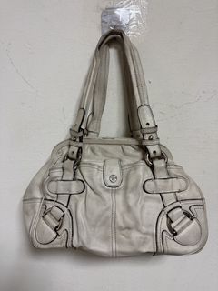 由 bosspaulthriftshop (刊登 ID 1468059424，圖片 1) 提交，位於 的 (類別：)，說明：。