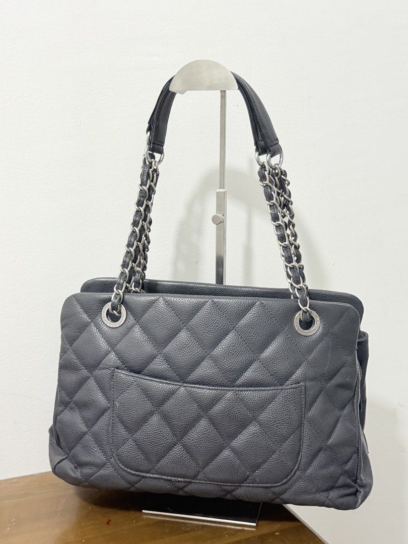 Vintage chanel small (Category: Luxury Bags & Wallets) located in Manila. Submitted by prelovedbyramiah (Listing ID 1468240175, Image 2). Description: coded.