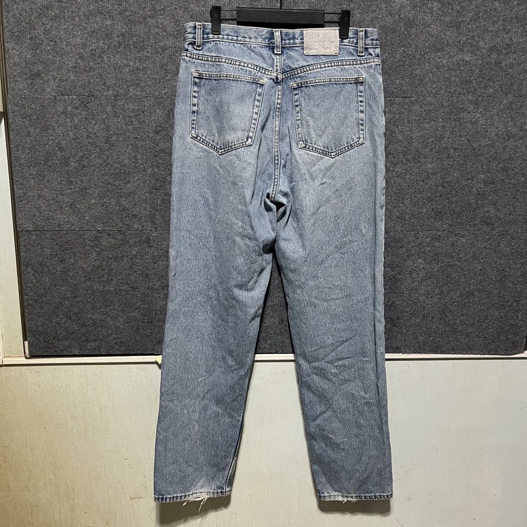 Vintage Chaps Ralph Lauren (Category: Jeans) located in Kadingilan. Submitted by tejaresnick (Listing ID 1468279398, Image 2). Description: Excellent condition Issue see pic Width 17 Length 43.