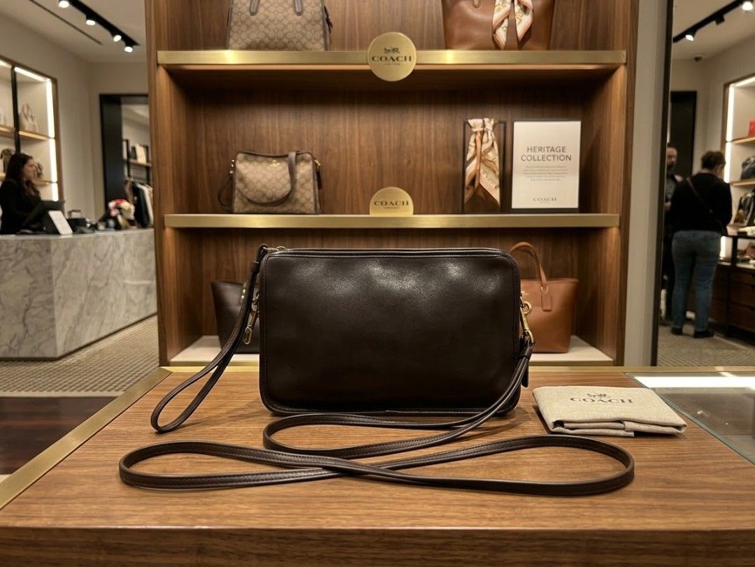 Vintage Coach NYC Basic Bag Style 9455 (Category: Shoulder Bags) located in San Jose. Submitted by nnayramsfinds (Listing ID 1468073968, Image 1). Description: -Well used, for its age (70s/80s) -NYC Plant -Missing hang tag -Sign of use in the zipper fabric, see photo -SF is 100 -1st photo is AI edit.