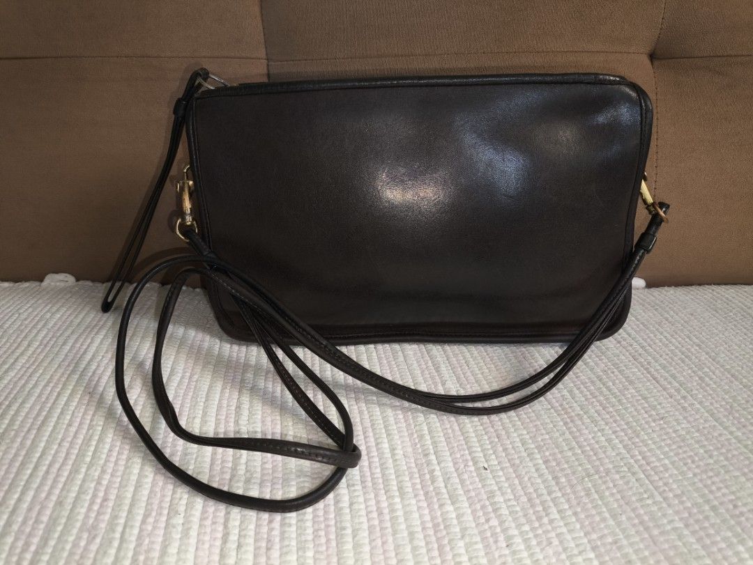Vintage Coach NYC Basic Bag Style 9455 (Category: Shoulder Bags) located in San Jose. Submitted by nnayramsfinds (Listing ID 1468073968, Image 2). Description: -Well used, for its age (70s/80s) -NYC Plant -Missing hang tag -Sign of use in the zipper fabric, see photo -SF is 100 -1st photo is AI edit.