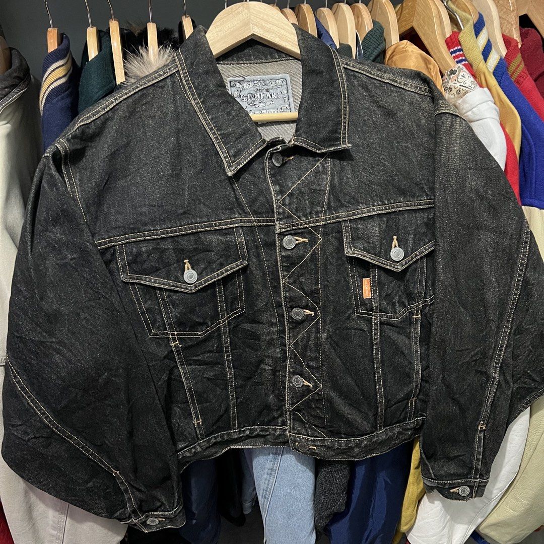 Vintage denim jacket (Category: Coats, Jackets and Outerwear) located in Baguio. Submitted by itsvintageclothing (Listing ID 1468160937, Image 1). Description: Length 22 Pit to pit 22.5.