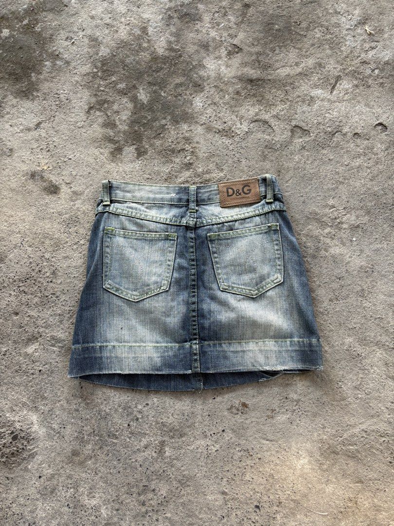 Vintage Dolce & Gabbana Mini Skirt (Category: Luxury Apparel) located in Cabiao. Submitted by thelifeofgelo (Listing ID 1468117237, Image 2). Description: Vintage Dolce & Gabbana Mini Skirt Waist: 28 Length: 14 Leg opening: 18 Excellent condition Price: 2500 + shipping fee.