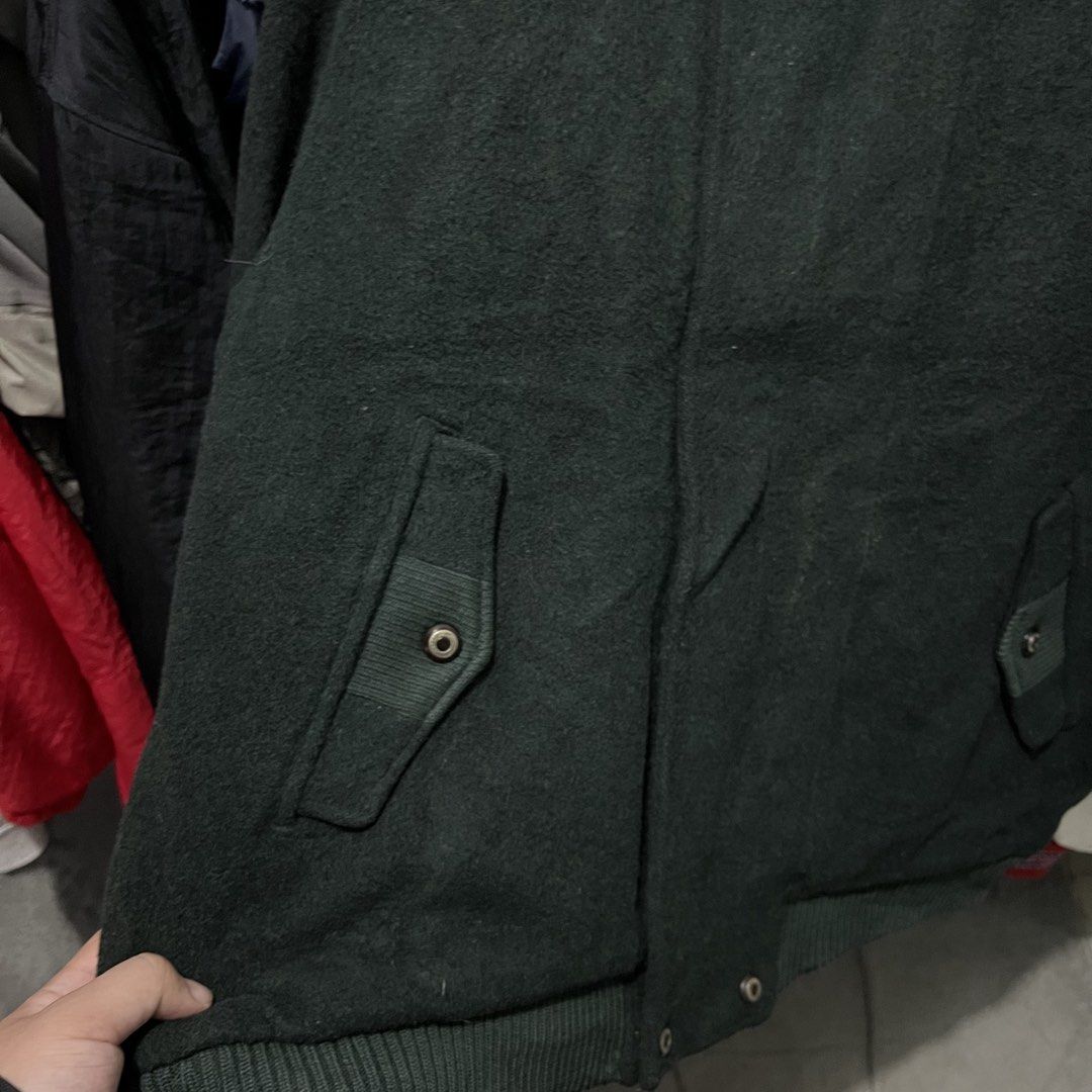 Vintage gulk sports wool jacket (Category: Coats, Jackets and Outerwear) located in Baguio. Submitted by itsvintageclothing (Listing ID 1468159873, Image 2). Description: Length 27 Pit to pit 26.