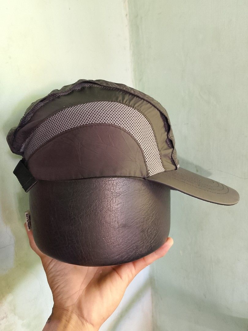 Vintage Helly Hansen 5-Panel Cap Trail Running Hat Gorpcore Outdoor (Category: Caps & Hats) located in Cadiz. Submitted by comradstuff (Listing ID 1468097768, Image 2). Description: Vintage Helly Hansen 5-Panel Cap Trail Running Hat Gorpcore Outdoor OSFM.