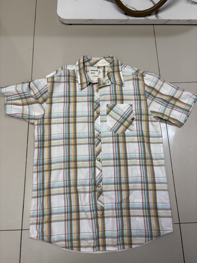Vintage Hurley Shirt (Category: Tshirts & Polo Shirts ) located in Mandaluyong City. Submitted by archivesbykesh (Listing ID 1468215800, Image 2). Description: Authentic Hurley Size Large Length - 31 inches Width - 22 inches.