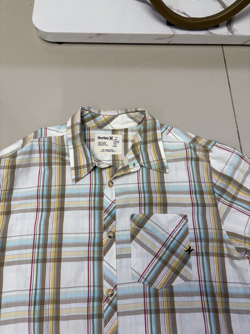 Vintage Hurley Shirt (Category: Tshirts & Polo Shirts ) located in Mandaluyong City. Submitted by archivesbykesh (Listing ID 1468215800, Image 3). Description: Authentic Hurley Size Large Length - 31 inches Width - 22 inches.