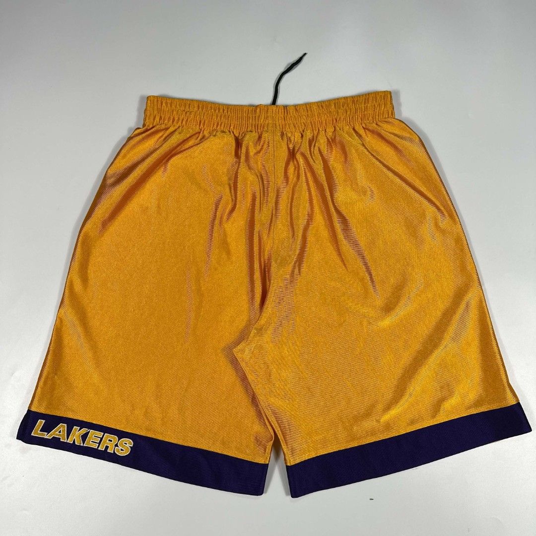 Vintage lakers x nike (Category: Shorts) located in Dagupan City. Submitted by shanet. (Listing ID 1468257315, Image 2). Description: Vtg Y2k N*ke x lakers Red tag W- 32 relax , stretch 40 L- 13 T- 16.5 H- 15.