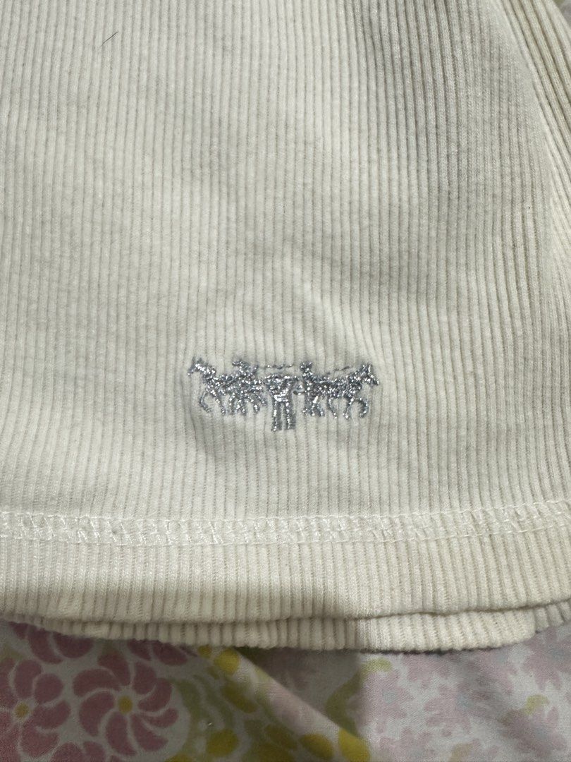Vintage Levi’s Sequins Top (Category: Sleeveless) located in Talisay. Submitted by kjujucloset (Listing ID 1468160403, Image 3). Description: No issue M-L .