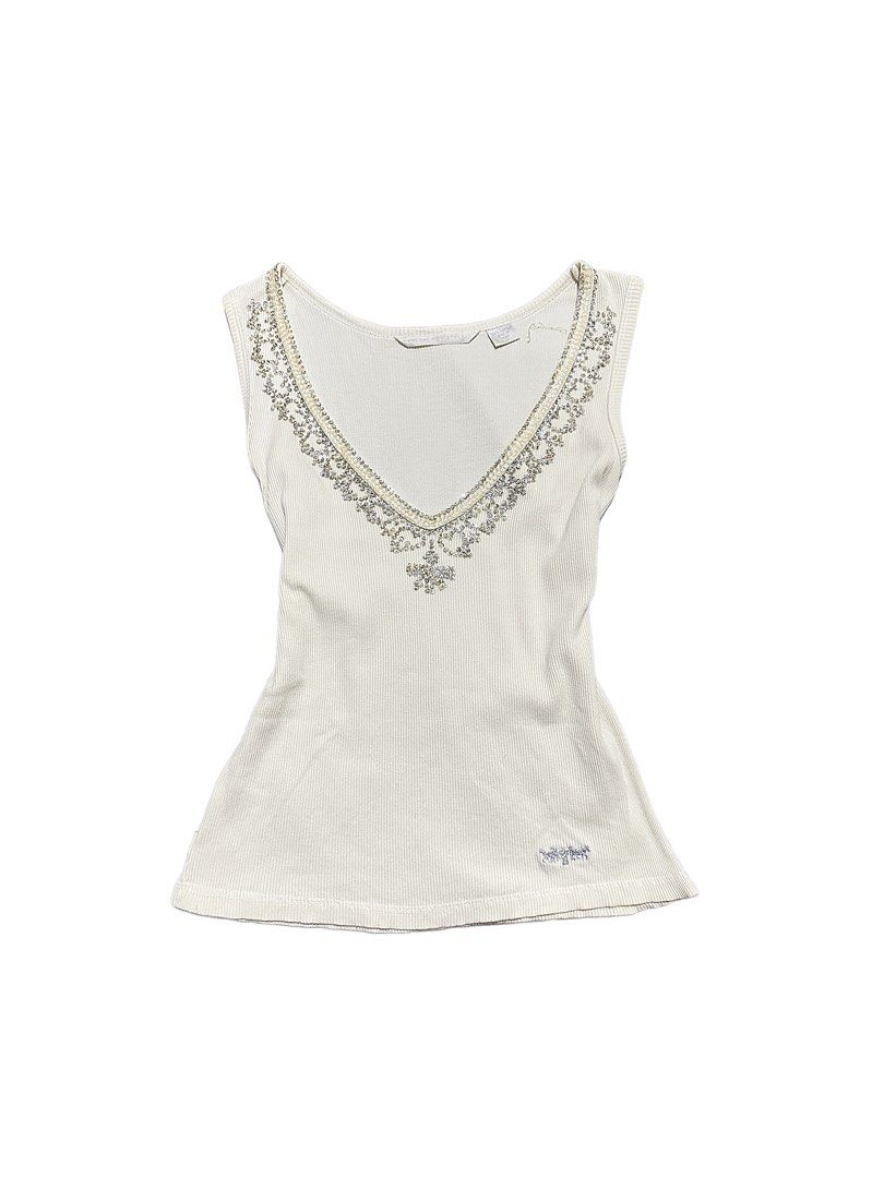 Vintage Levi’s Sequins Top (Category: Sleeveless) located in Talisay. Submitted by kjujucloset (Listing ID 1468160403, Image 1). Description: No issue M-L .