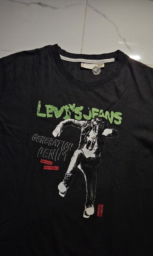 Vintage Levi's Shirt (Category: Tshirts & Polo Shirts ) located in Aroroy. Submitted by gabrizz_y (Listing ID 1468248900, Image 2). Description: Dimes: L - 27. 5 | C - 18 Issue: Has a few small holes. Color Rate 8/10.