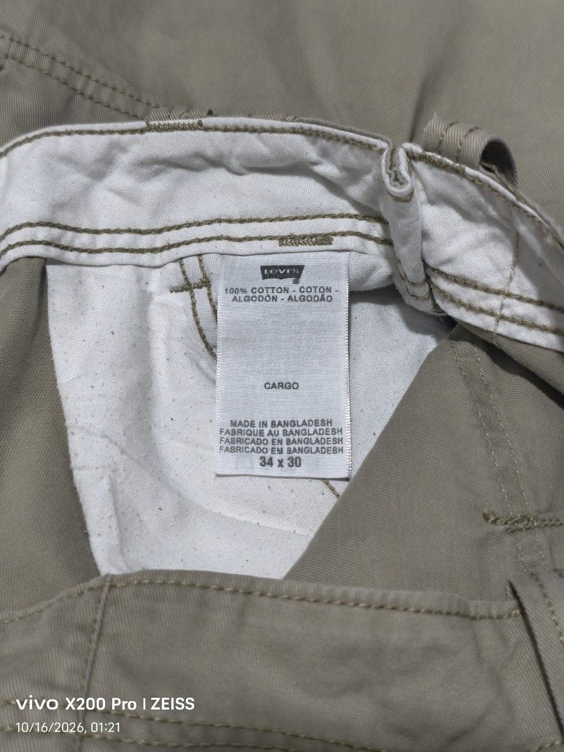 VINTAGE LEVIS WORKER BAGGY CARGO PANTS (Category: Jeans) located in Quezon City. Submitted by kieshi (Listing ID 1468257338, Image 3). Description: tagged 34x30 waist 33-34 length 32 hem/leghole 10 rise 12-13 straight cut high rise cargo pockets msg for more measurements lightly used. white stain (washable) colorrate 9.5 tags: worker skater industrial harajuku denpa japanese indie sleaze fit kurt cobain grunge rockstar army slacks 90s vintage ret