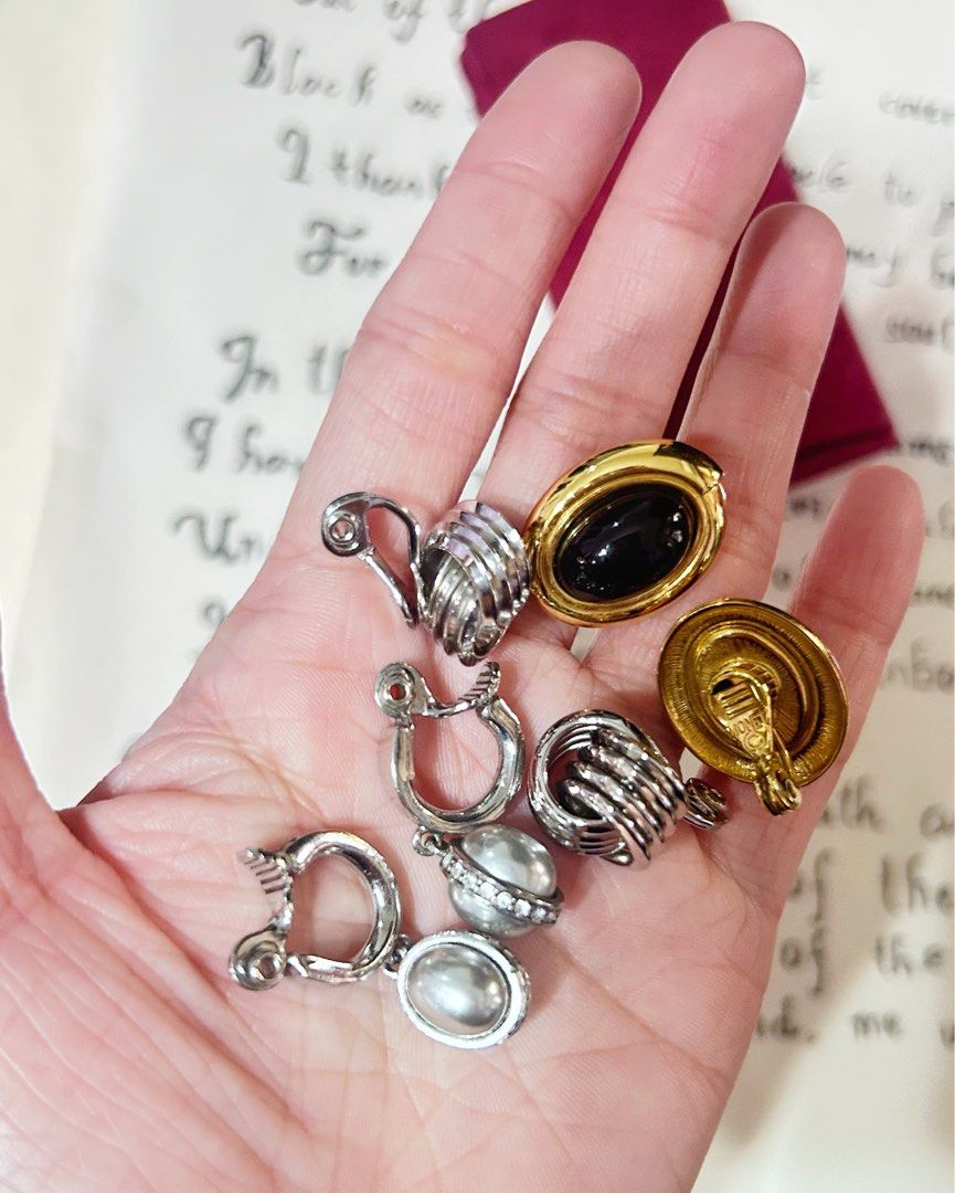 Vintage Monet Earrings Take All (Category: Earrings) located in Makati City. Submitted by cestparfaitvintagejewelries (Listing ID 1468215860, Image 3). Description: .