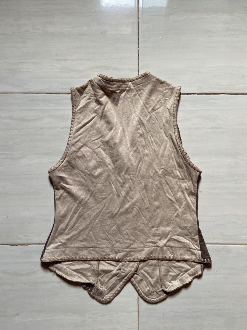 Vintage Morgan Vest (Category: Sleeveless) located in Cotabato. Submitted by haikal.kasim (Listing ID 1468084746, Image 2). Description: Morgan de toi Size small Issue see last 2 pics Excellent Condition .
