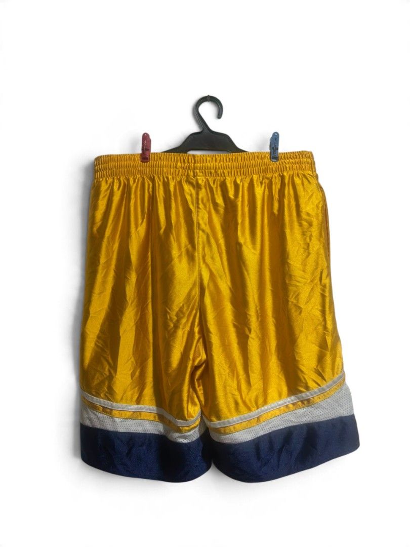 Vintage Nike baller short (Category: Activewear) located in Vinzons. Submitted by khasanche43622 (Listing ID 1468211000, Image 2). Description: Excellent condition Almost brandnew No issue Waist-30-36 L-21.
