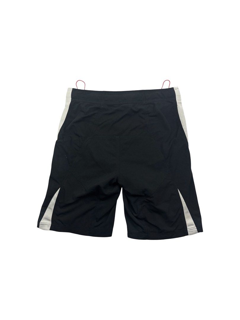 Vintage Oakley Nylon Technical Padded Shorts (Category: Shorts) located in Puerto Princesa. Submitted by midas24k (Listing ID 1468123877, Image 3). Description: Vintage Oakley Nylon Technical Padded Shorts Tagged Size: Large (32-36) Dimensions Inches length: 20.5 Inches waist (width): 16 inseam: 13 thigh opening: 11.5 Condition: Very good Color rate: 9.3 Flaws: Signs of usage ₱1,800 / $28 shipping fee is not yet included. dm to purchase. Palawan,
