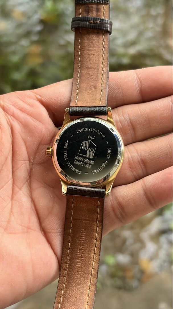 Vintage Oris Pointer Date Hand-Winding (Ref. 302-7285B) – Clean Cream Dial (Category: Luxury Watches) located in Merida. Submitted by opustimepieces2026 (Listing ID 1468078229, Image 2). Description: classic vintage Oris Pointer Date (Reference 302-7285B) in excellent condition! A true connoisseur's piece featuring the iconic date-indicator hand pointing to the outer track of the dial. Perfect for daily vintage style or a solid addition to your c