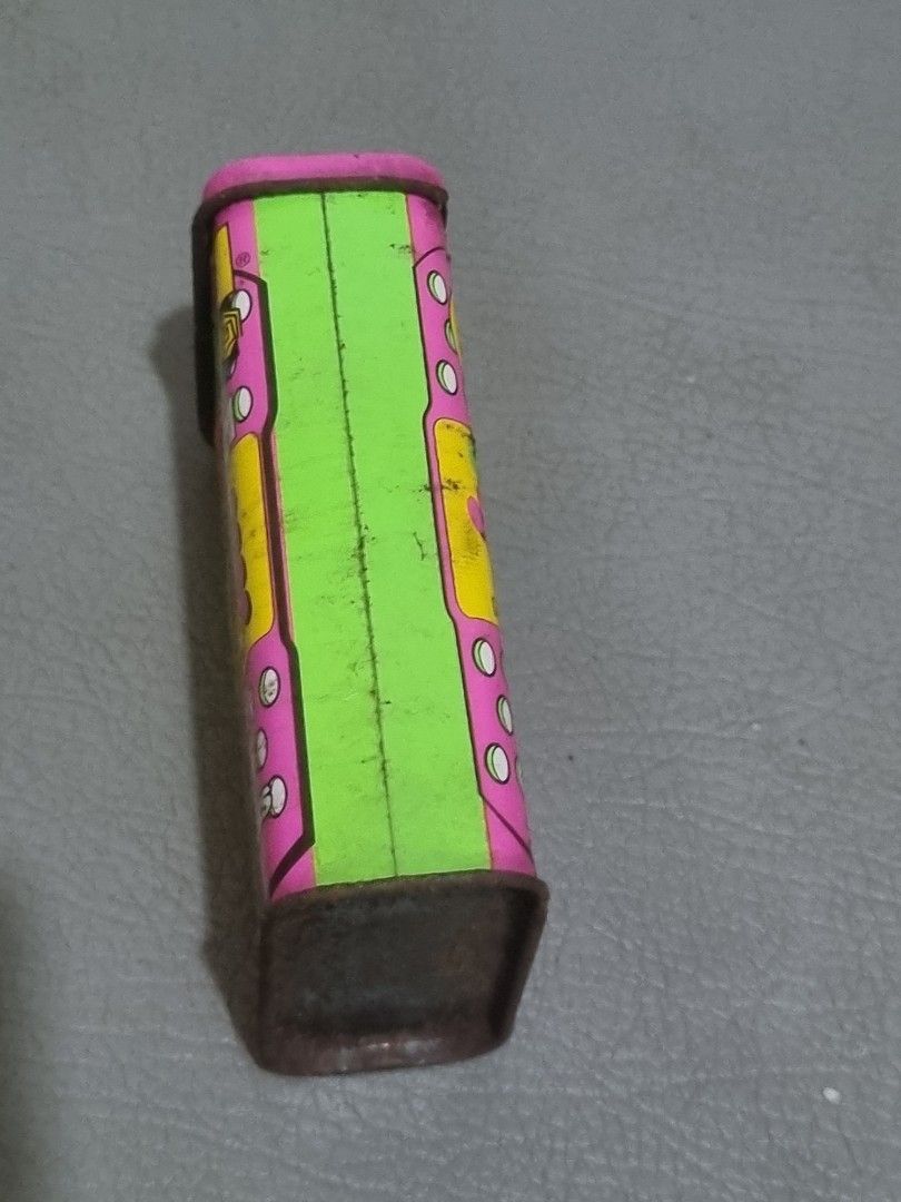 Vintage OUCH! Bandage Bubble Gum Empty Tin 1990's (Category: Vintage Collectibles) located in Silang. Submitted by samflores2k4t7 (Listing ID 1468083291, Image 3). Description: For sale Vintage OUCH! Bandage Bubble Gum Empty Tin 1990's Made in USA Issue Rust due to age.
