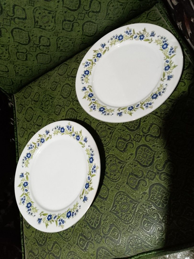 Vintage plates (Category: Dinnerware & Cutlery) located in Malabon City. Submitted by bugoy18 (Listing ID 1468064206, Image 3). Description: .