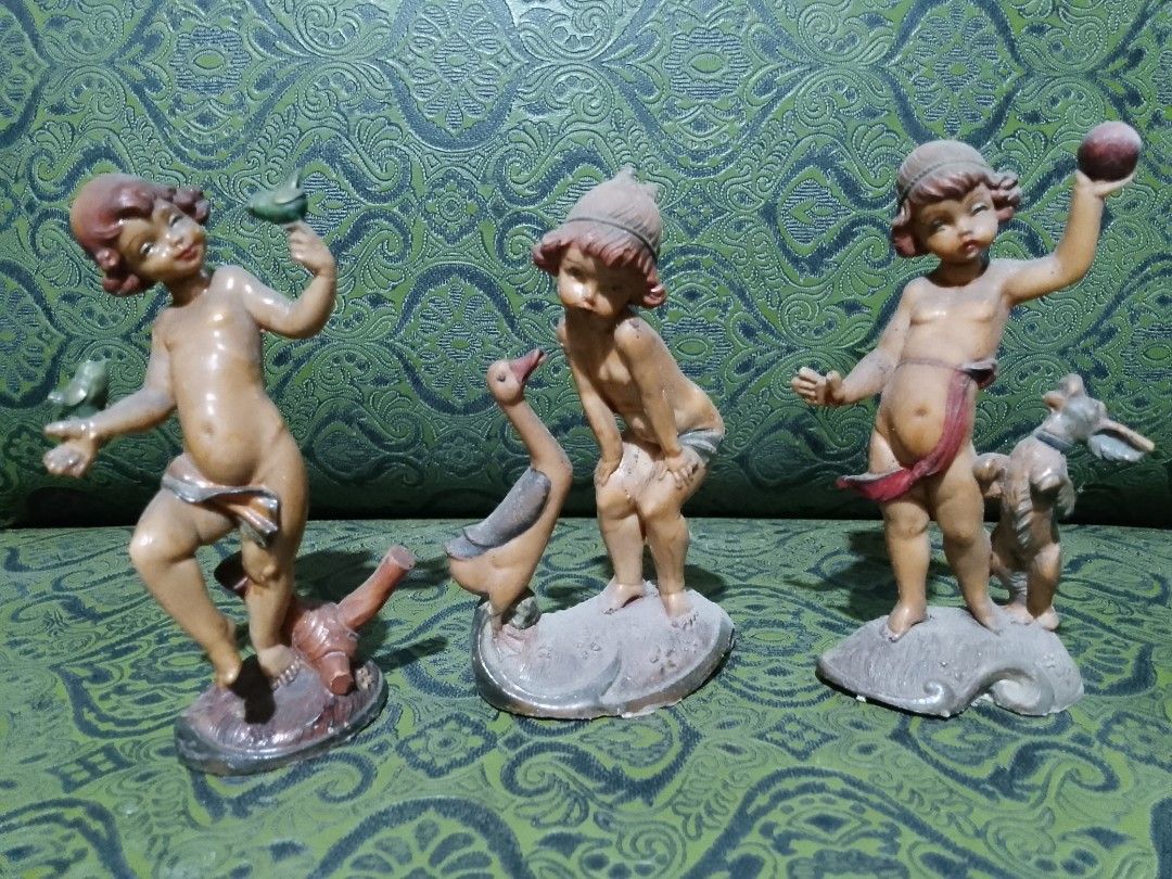 Vintage porcelain figure (Category: Other Home Decor) located in Malabon City. Submitted by bugoy18 (Listing ID 1468063778, Image 1). Description: .