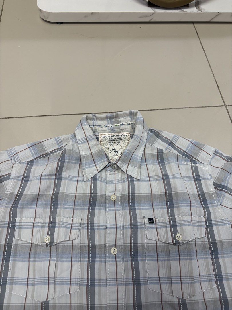 Vintage Quiksilver Shirt (Category: Tshirts & Polo Shirts ) located in Mandaluyong City. Submitted by archivesbykesh (Listing ID 1468224474, Image 2). Description: Authentic Size M.