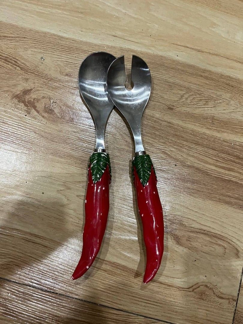 Vintage Sagaform Chili salad servers (Category: Vintage Collectibles) located in Quezon City. Submitted by michypeachyy1 (Listing ID 1468115930, Image 1). Description: 1000 plus shipping set only.