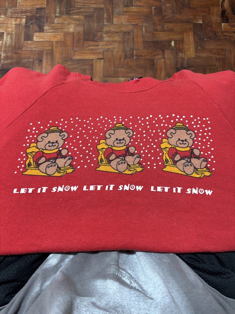 Vintage Screen Stars “Let It Snow” Sweatshirt (Category: Coats, Jackets and Outerwear) located in Santa Rosa. Submitted by ukayukay_4026 (Listing ID 1468138436, Image 3). Description: - Vintage Screen Stars (Made in USA) - Size: Large - Condition: 9/10 (normal signs of usage) - Price: P600 + SF.