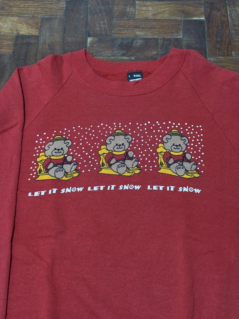 Vintage Screen Stars “Let It Snow” Sweatshirt (Category: Coats, Jackets and Outerwear) located in Santa Rosa. Submitted by ukayukay_4026 (Listing ID 1468138436, Image 2). Description: - Vintage Screen Stars (Made in USA) - Size: Large - Condition: 9/10 (normal signs of usage) - Price: P600 + SF.