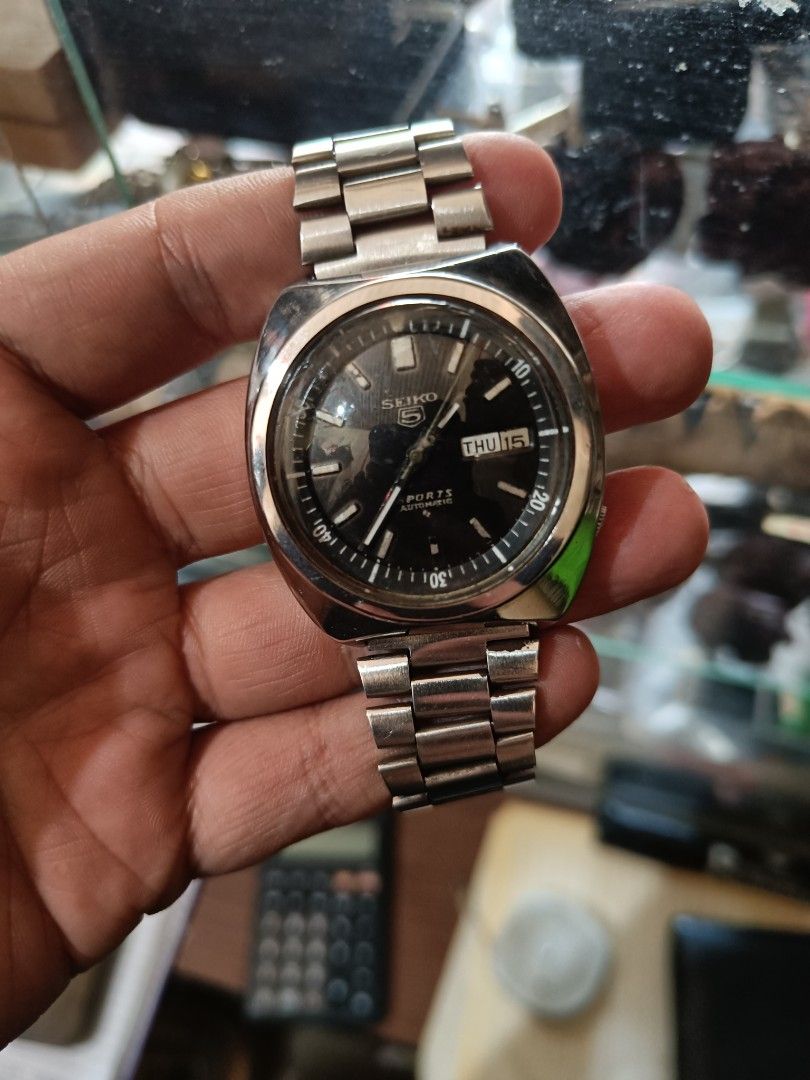 Vintage Seiko 5 (Category: Vintage Collectibles) located in Taguig. Submitted by ashicollection (Listing ID 1468107312, Image 1). Description: good working condition issue hands bagong palit. wala na kasi mga hands nya nung dumating Please read! For sure buyer only! NO COD/COP No reservation The items will be sold to the first payer w/o prior notice. Verbal reservations are not acceptable. Note: All items are vintage. Please manage your expectati
