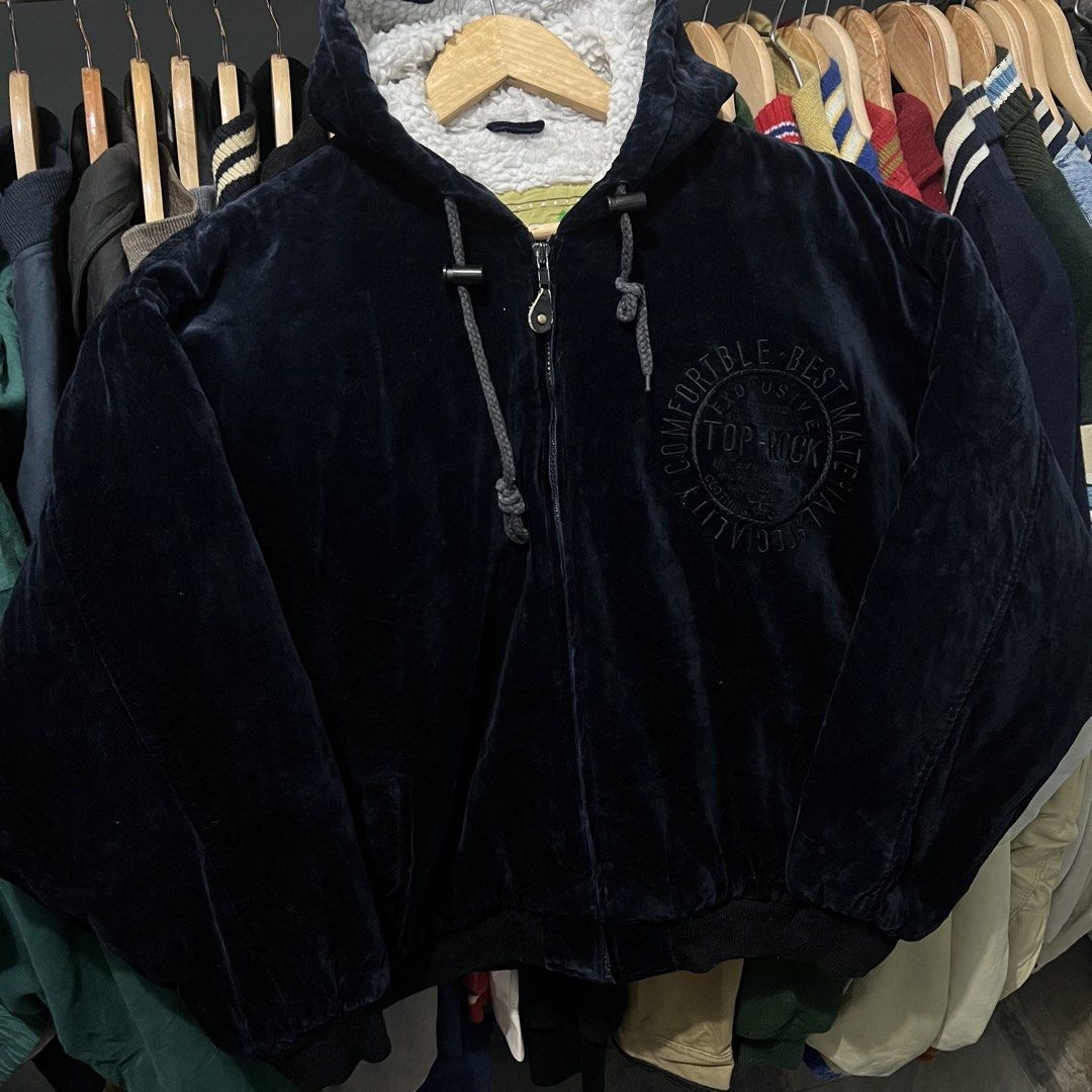 Vintage velvet suede bomber jacket (Category: Coats, Jackets and Outerwear) located in Baguio. Submitted by itsvintageclothing (Listing ID 1468155437, Image 1). Description: Length 25 Pit to pit 25.