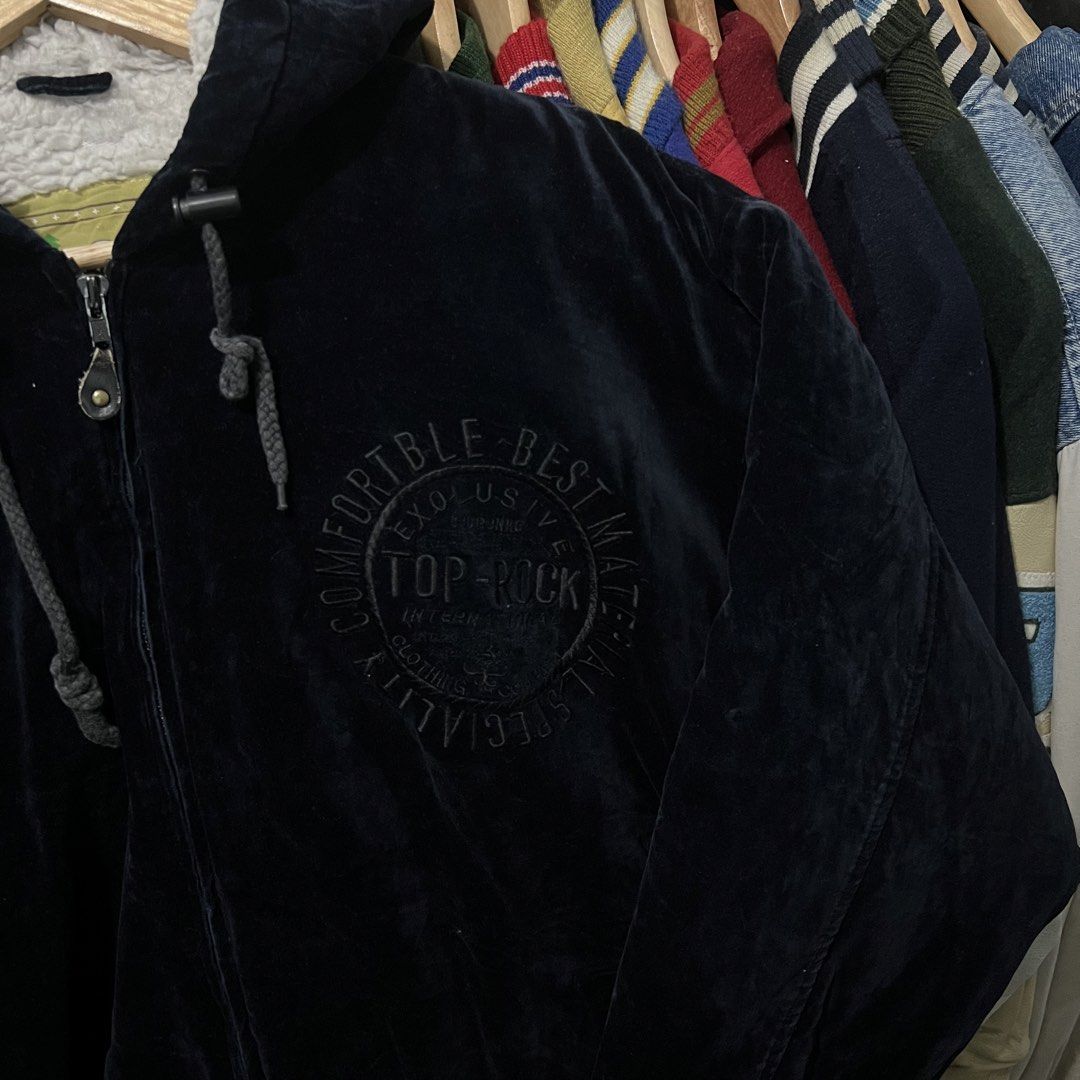 Vintage velvet suede bomber jacket (Category: Coats, Jackets and Outerwear) located in Baguio. Submitted by itsvintageclothing (Listing ID 1468155437, Image 2). Description: Length 25 Pit to pit 25.