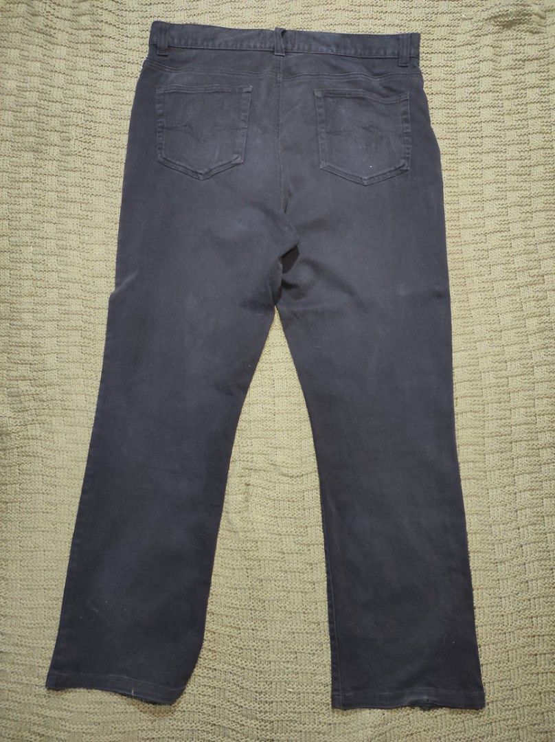 VINTAGE VERSACE JEANS COUTURE (Category: Jeans) located in Las Pinas. Submitted by jeusmanlangit (Listing ID 1468213842, Image 2). Description: VINTAGE VERSACE JEANS COUTURE SIZE: DIMES: W: 36 L: 42 HEM: 9 ISSUE: MAY DISTRESS NASA PICTURE PERO DI BUTAS SIGN OF USAGE AT DAHIL VINTAGE NA DIN 510 PESOS LANG DM📩.