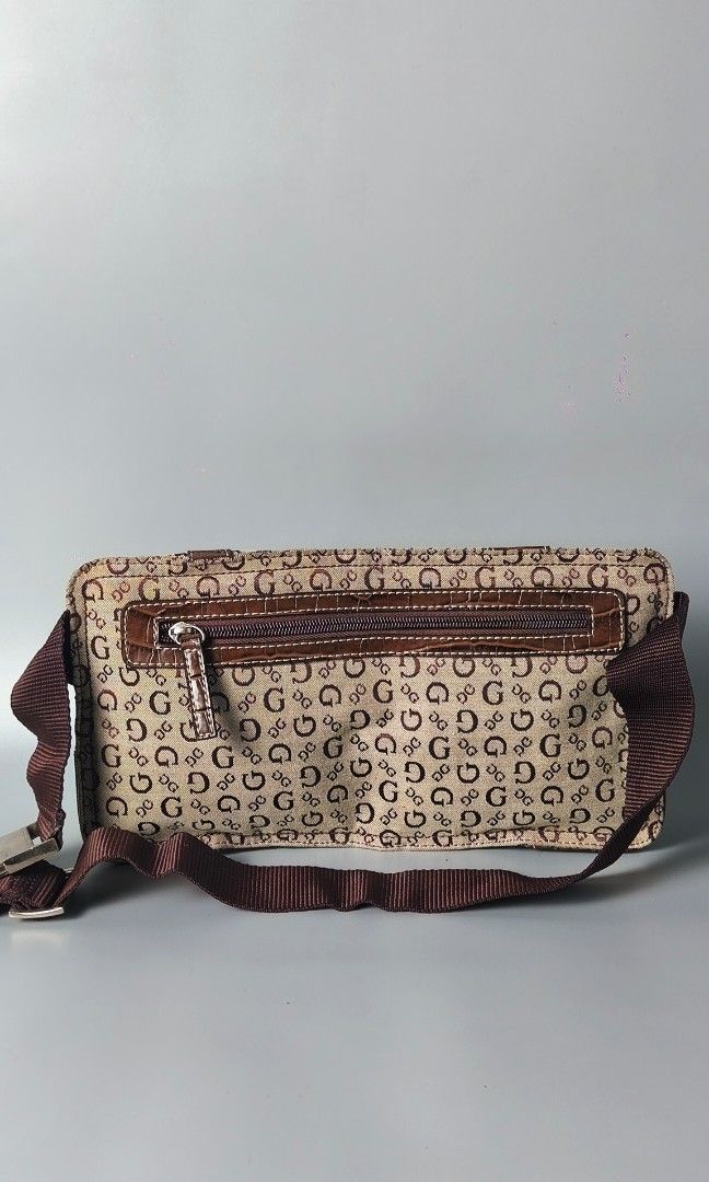 Vintage Y2K Guess Monogram Belt Bag (Category: Shoulder Bags) located in Bulacan. Submitted by 4kcollection.ph (Listing ID 1468177157, Image 2). Description: Vintage Y2K-era Guess Monogram Belt Bag Pre-loved from Japan 🇯🇵 Excellent Condition Size: 30 - 34 No flaws Dm for sure buyer 📩 MOP: Gcash / Maya / BPI Courier: J&t / Lbc / Lalamove Location: SJDM Bulacan.