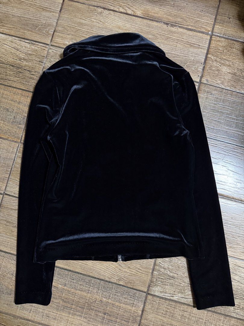 Vivienne Tam - Floral Velour Jacket (Category: Coats, Jackets and Outerwear) located in Makati City. Submitted by dailypickups_ (Listing ID 1468237250, Image 3). Description: Size: 0 In excellent condition .