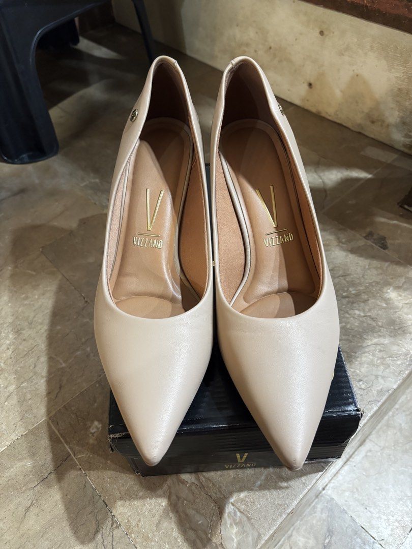 Vizzano Hazel Beige Size 41 Eu or 10 US (Category: Heels) located in Quezon City. Submitted by _yana23 (Listing ID 1468085994, Image 1). Description: Used once & with box. Bought it at SMNE Vizzano Hazel Beige size 41. Sturdy heels and comfy. Rfs: doesn’t fit me..