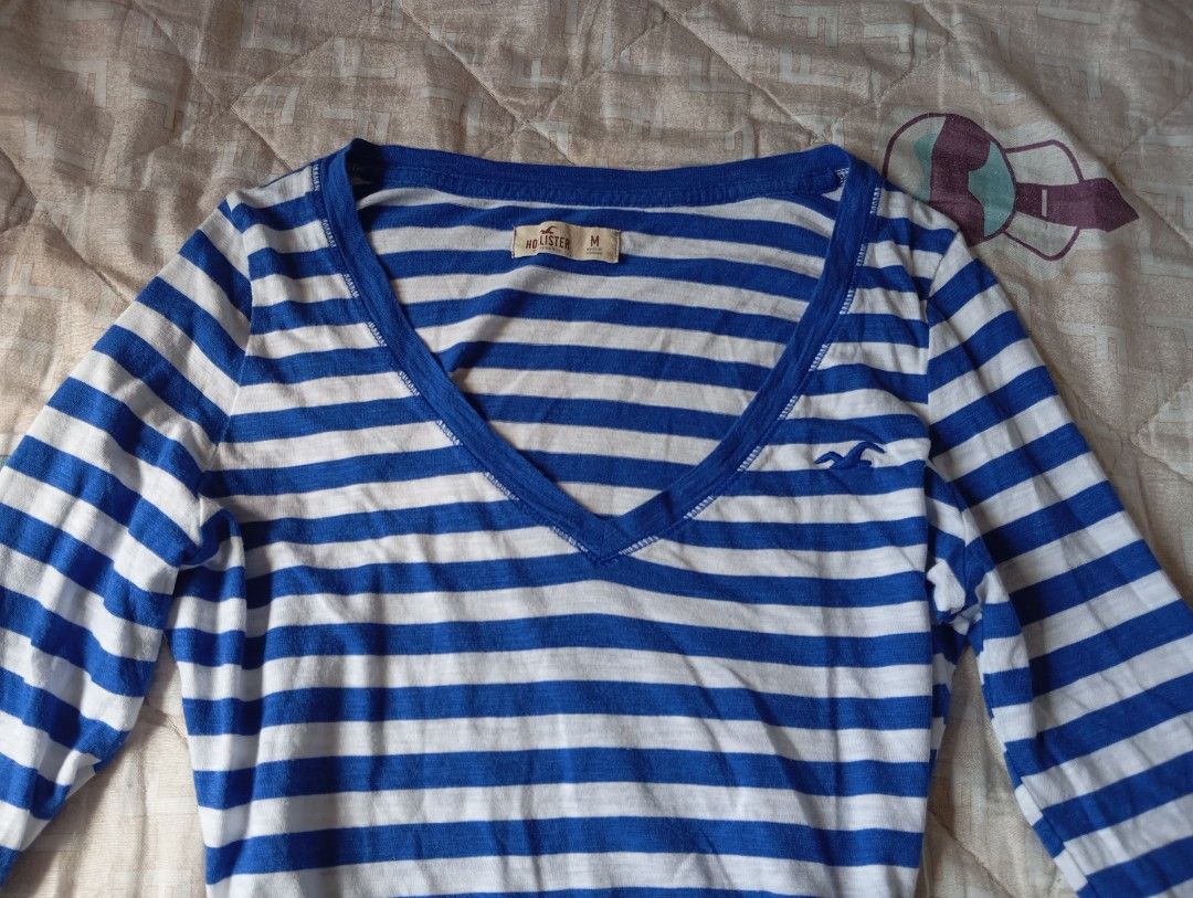 V-necks Hollister (Category: Longsleeves) located in Cavite. Submitted by alaalabuy_1 (Listing ID 1468097045, Image 2). Description: .