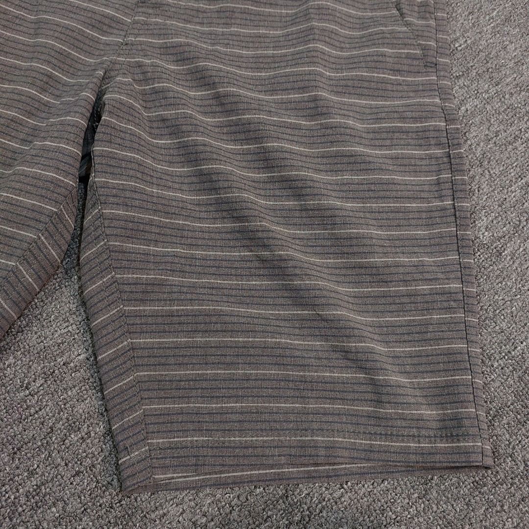 Volcom Striped Casual Shorts Grey Men (Category: Shorts) located in Cebu City. Submitted by thrift.thriftly (Listing ID 1468092272, Image 3). Description: dimes: W28/29 x 19 condition: good as new color rate: 10/10 .