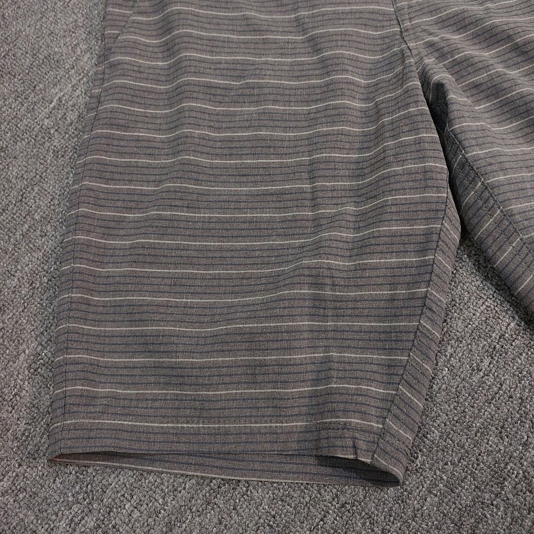 Volcom Striped Casual Shorts Grey Men (Category: Shorts) located in Cebu City. Submitted by thrift.thriftly (Listing ID 1468092272, Image 2). Description: dimes: W28/29 x 19 condition: good as new color rate: 10/10 .