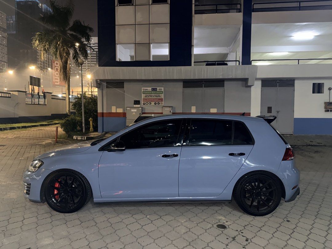 Volkswagen Golf 1.4 TSI DSG EQP (A) (Category: Used Cars) located in Singapore. Submitted by stella_1998 (Listing ID 1468076652, Image 1). Description: Original 4-pot Brembo BBK with Certificate Original STXA Coilovers with Receipt Stage 2+ tuned RES Exhaust System with ON/OFF Valve.