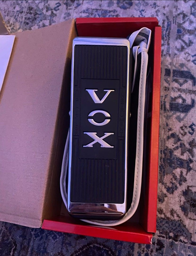 Vox Wah-Wah Model V847 Pedal (Category: Musical Instruments) located in Caloocan City. Submitted by jhunixemberda-78114 (Listing ID 1468059396, Image 1). Description: - Vox V847 classic wah guitar pedal - Comes with original box and carrying case - Bottom label clearly shows model and battery info - Tested and ready to plug and play.