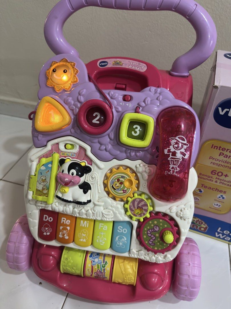Vtech Learning Walker (Category: Infant Playtime) located in Sungai Udang. Submitted by haziqmraz (Listing ID 1468172292, Image 1). Description: Vtech Learning Walker 9-36months condition masih cantikk Rm 70 Cod sekitar melaka.