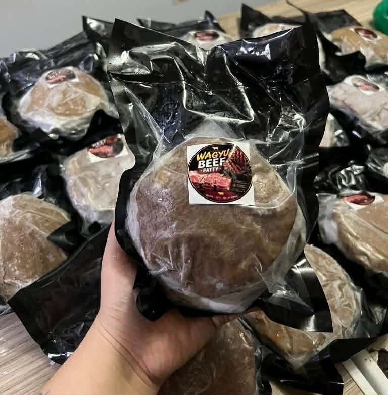 Wagyu Beef Patty 450g (Category: Chilled & Frozen Food) located in Manila. Submitted by shasisante (Listing ID 1468220483, Image 1). Description: - Rich, juicy, and premium Wagyu beef patties - Perfectly seasoned and versatile for burgers or steak plates - 9 to 10 pieces per pack (450g total weight) - Keep frozen to maintain maximum freshness - Ships directly from a trusted top seller in the PH!.