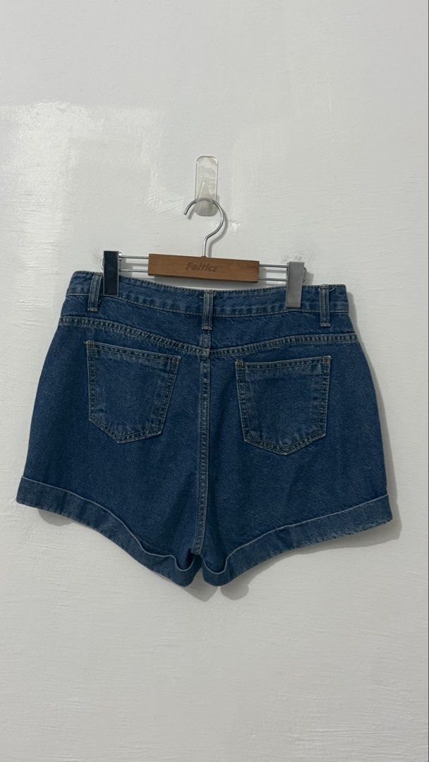 Waist 30 clean cut denim short (Category: Shorts) located in Cordova. Submitted by thedecluterrer (Listing ID 1468185290, Image 2). Description: .