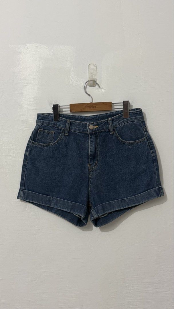 Waist 30 clean cut denim short (Category: Shorts) located in Cordova. Submitted by thedecluterrer (Listing ID 1468185290, Image 1). Description: .