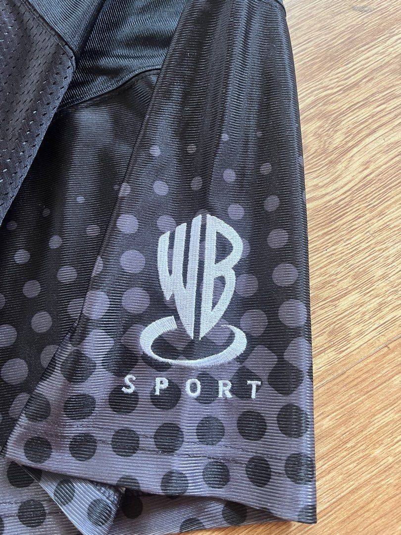 Warner Bros Sport Vintage Jersey (Category: Activewear) located in Davao. Submitted by ren_777 (Listing ID 1468114868, Image 3). Description: Warner bros vintage jersey 10/10 condi 10/10 color rate No issue 33.5x27.5.
